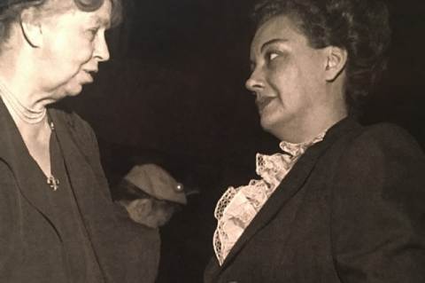 Ana Figueroa Gajardo (jobbra) Eleanor Roosevelttel